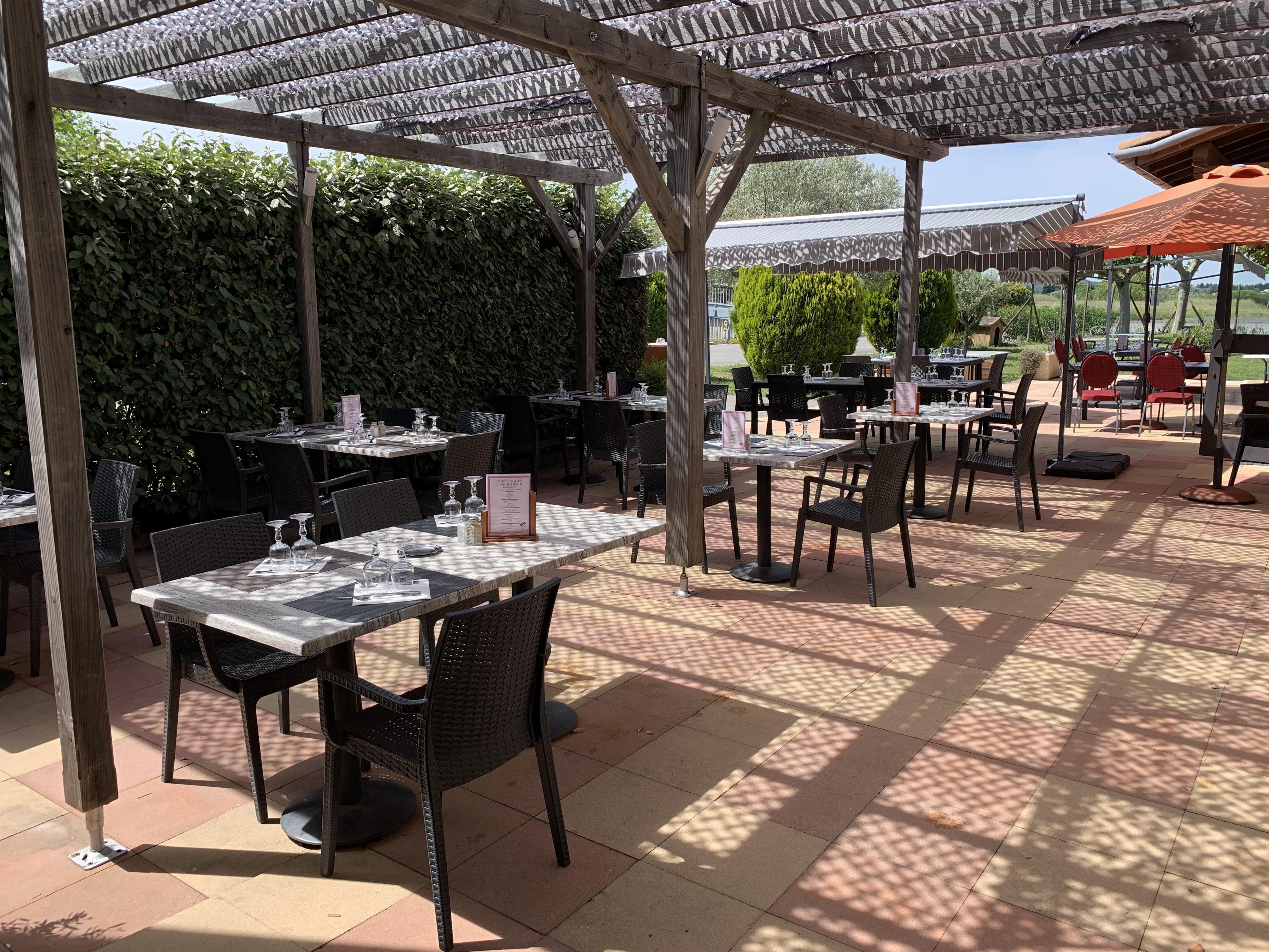 Logis Hotel Restaurant Le Mas De Mon Pere Saint-Jean-le-Centenier Exterior photo